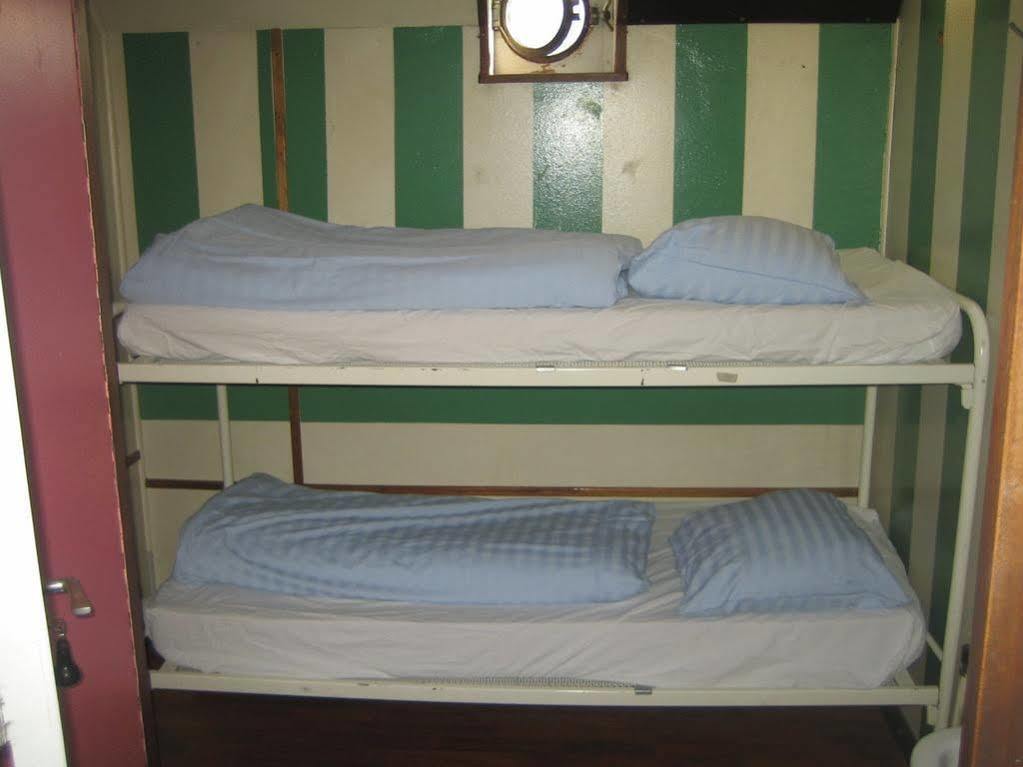 Hostel Botel Maastricht *